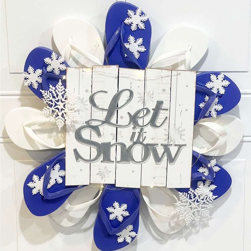 Christmas Wreath, Lighted Wreath, Let It Snow sign